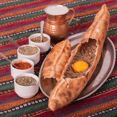  Kapalı Kıymalı Pide